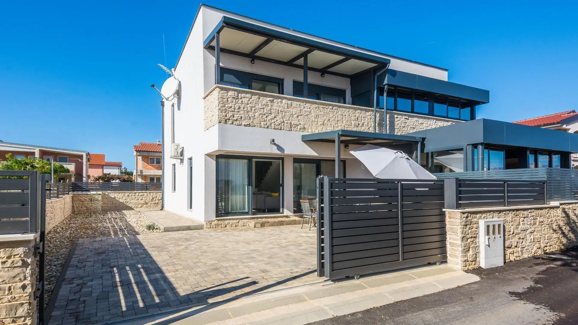 Ferienhaus Genster - Holiday Home Mirna Vir Kroatien Croatia