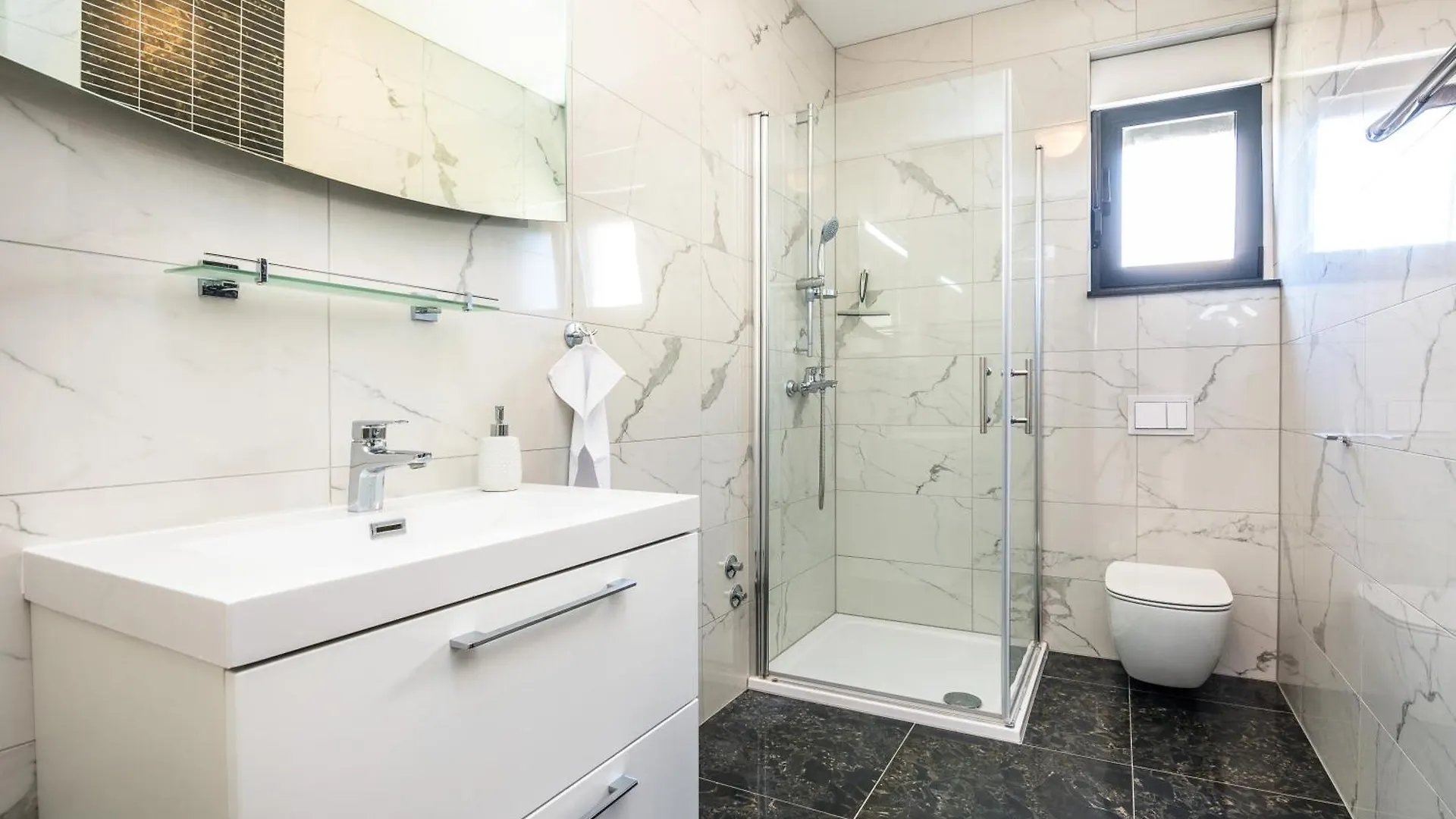 Ferienhaus Genster - Holiday Home Mirna Vir Kroatien
