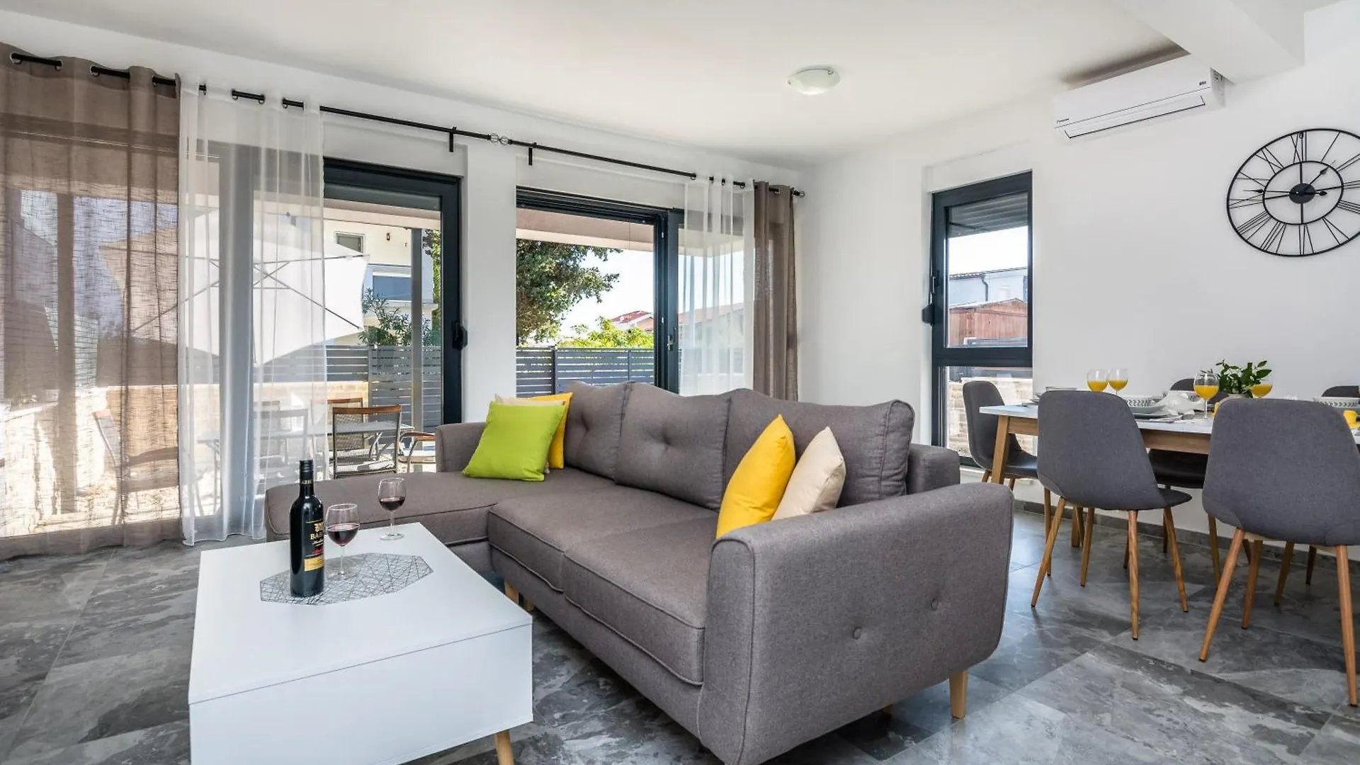 Ferienhaus Genster - Holiday Home Mirna Vir Kroatien