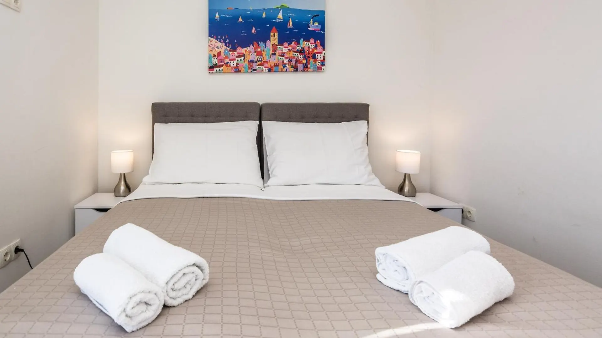 Ferienhaus Genster - Holiday Home Mirna Vir Kroatien